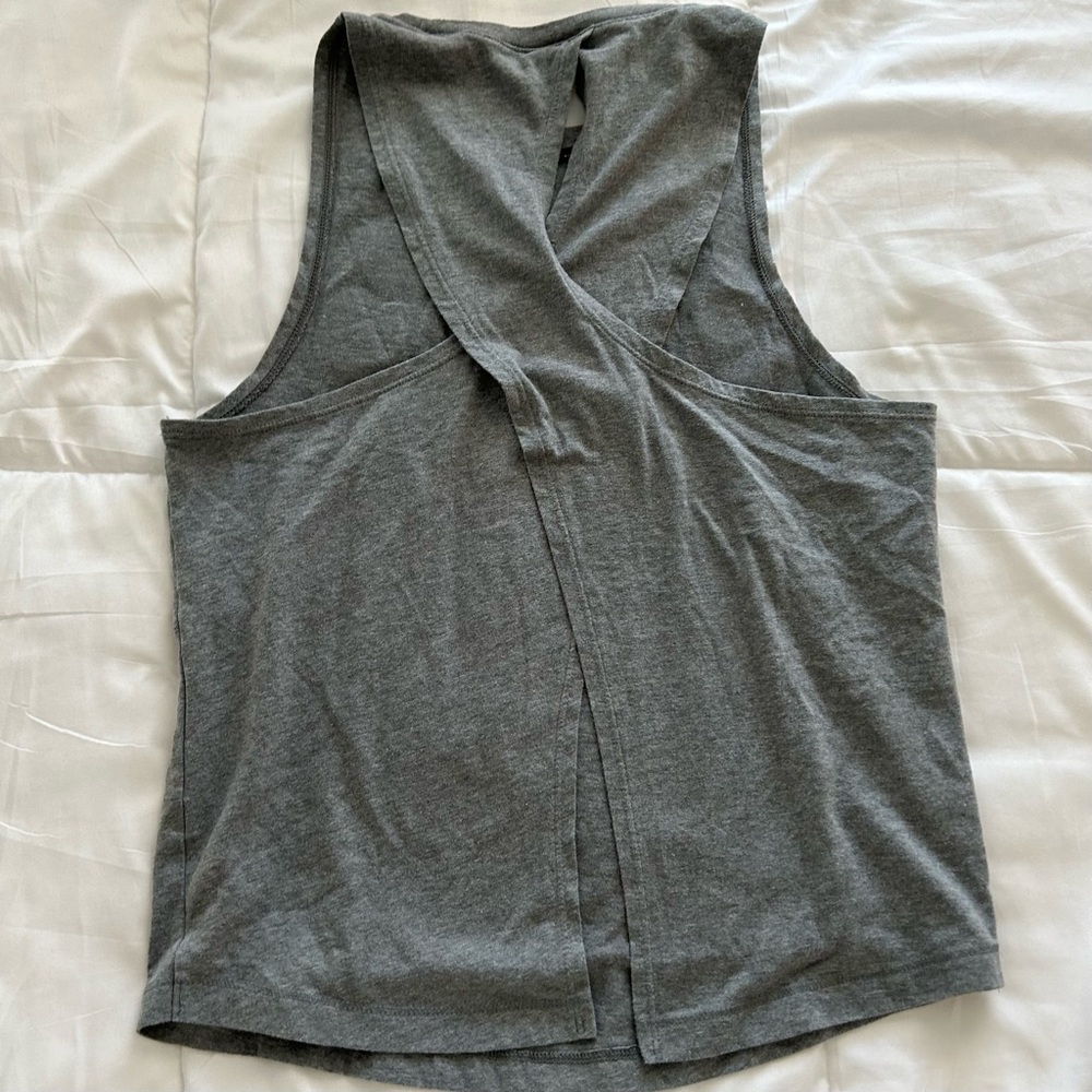Under armor Tank - Picture 4 of 5